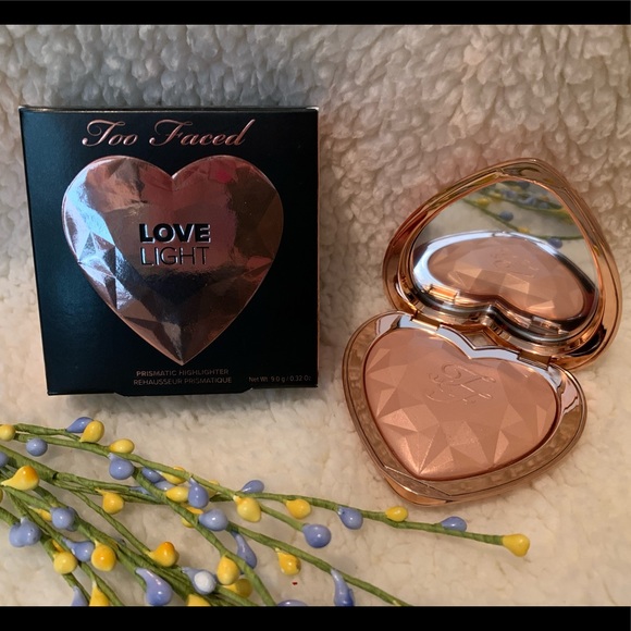 Too Faced Other - TOO FACED LOVE LIGHT PRISMATIC HIGHLIGHTER NWT!